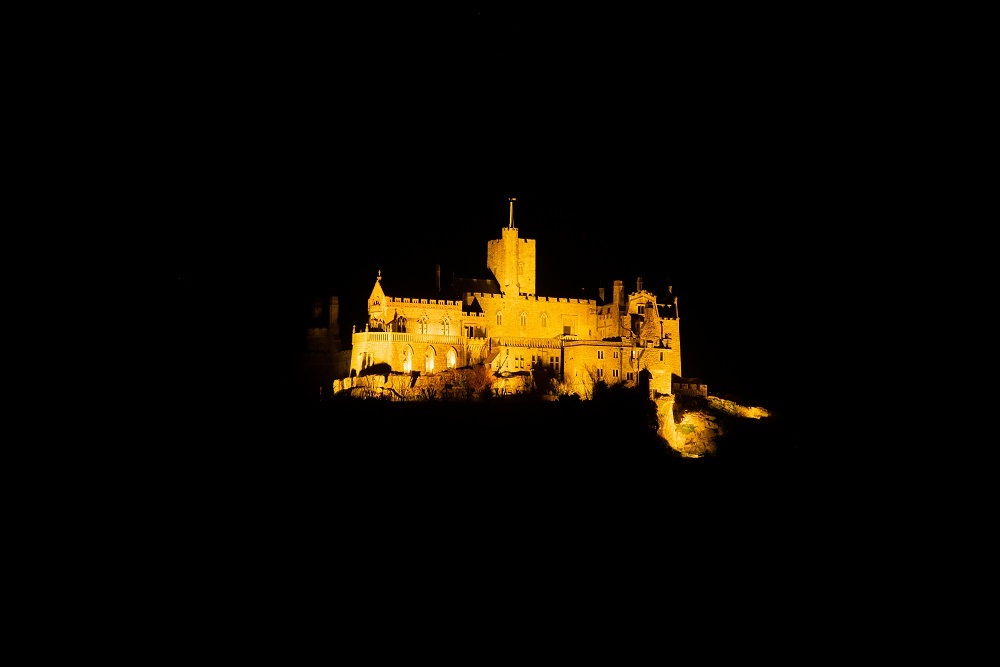 St Michaels Mount lit up Picture: John Freddy Jones/Marie Curie