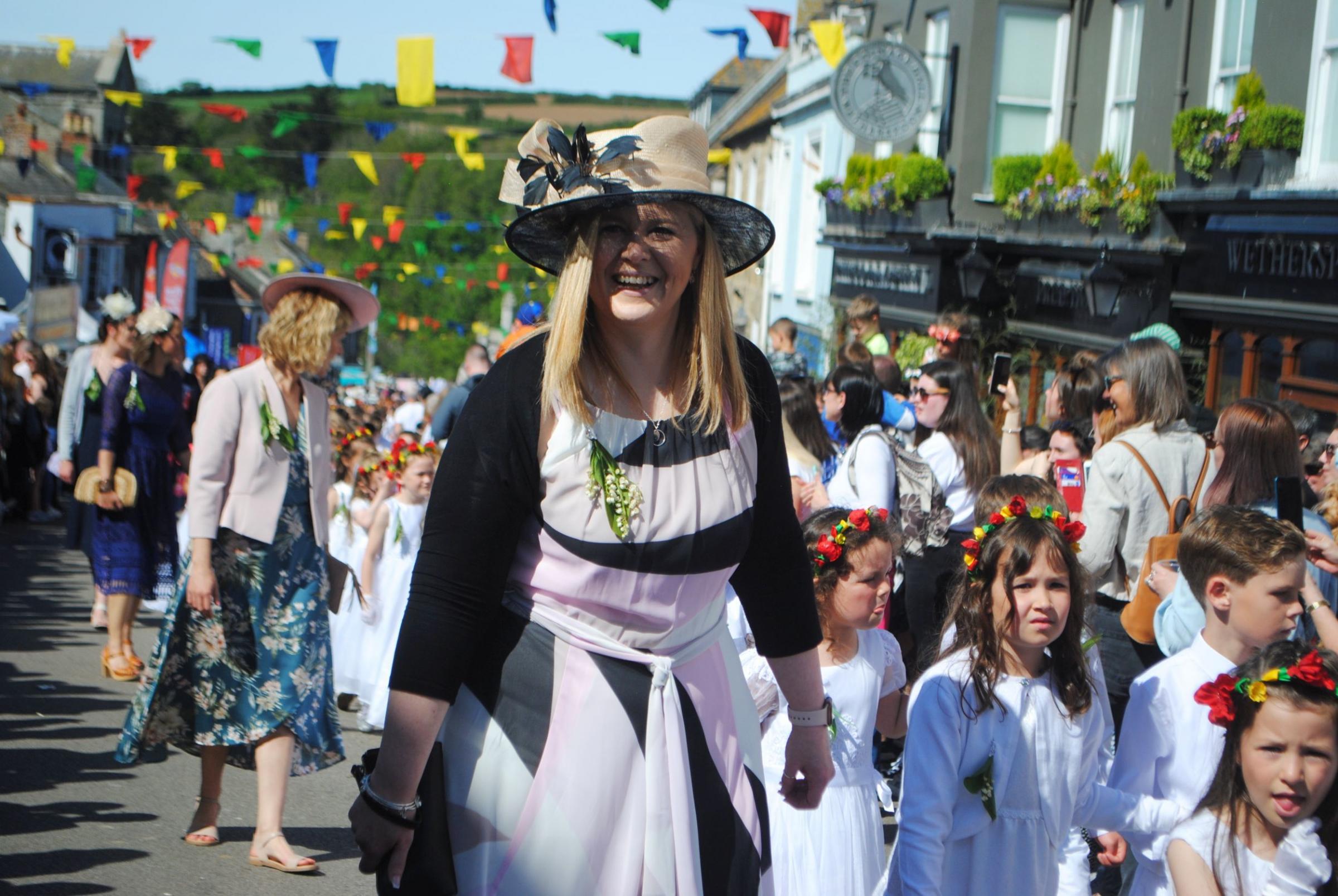 Flora Day Childrens Dance