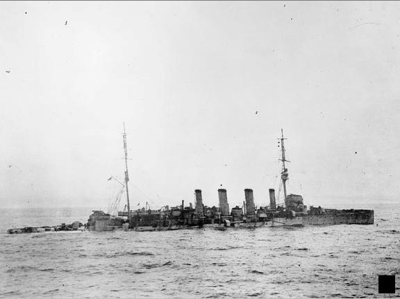 HMS Falmouth sinking in 1916